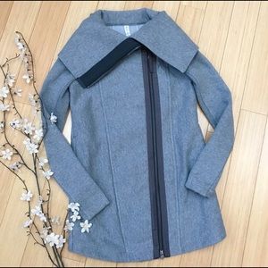 Lululemon Virasana Blanket Wrap jacket size 4